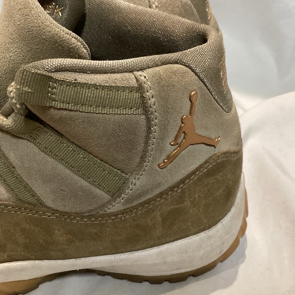 Nike Air Jordan 11 XI Retro - Picture 5 of 9